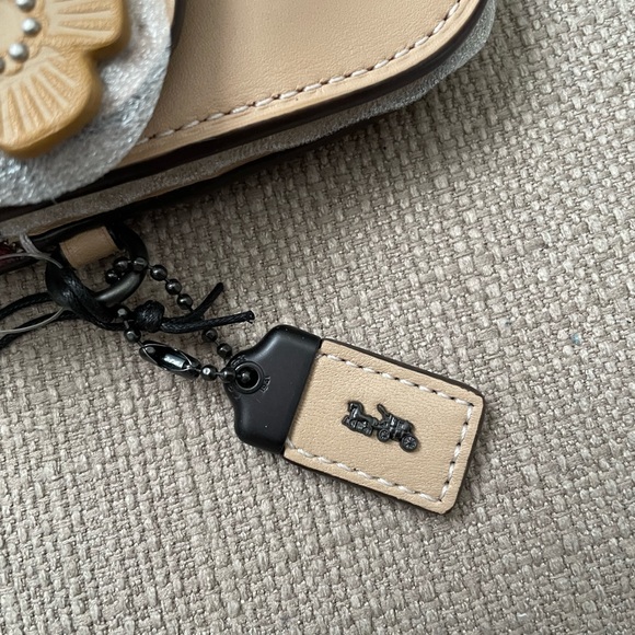 Coach 1941 wristlet clutch tea roses in colour Beechwood - Picture 6 of 16